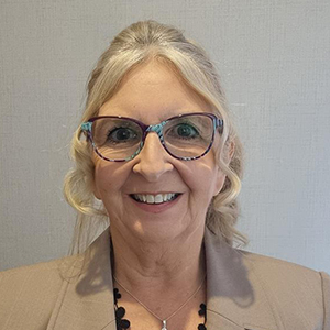 Sonia Davies headshot