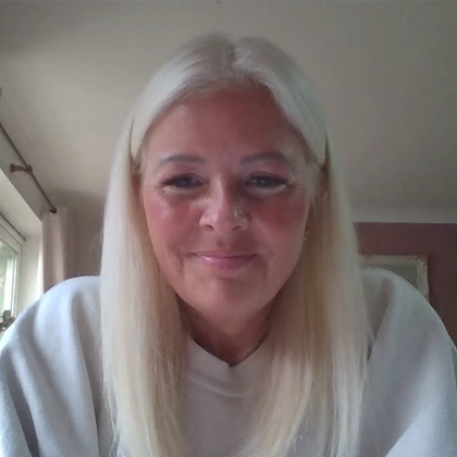 Zoe Tierney headshot